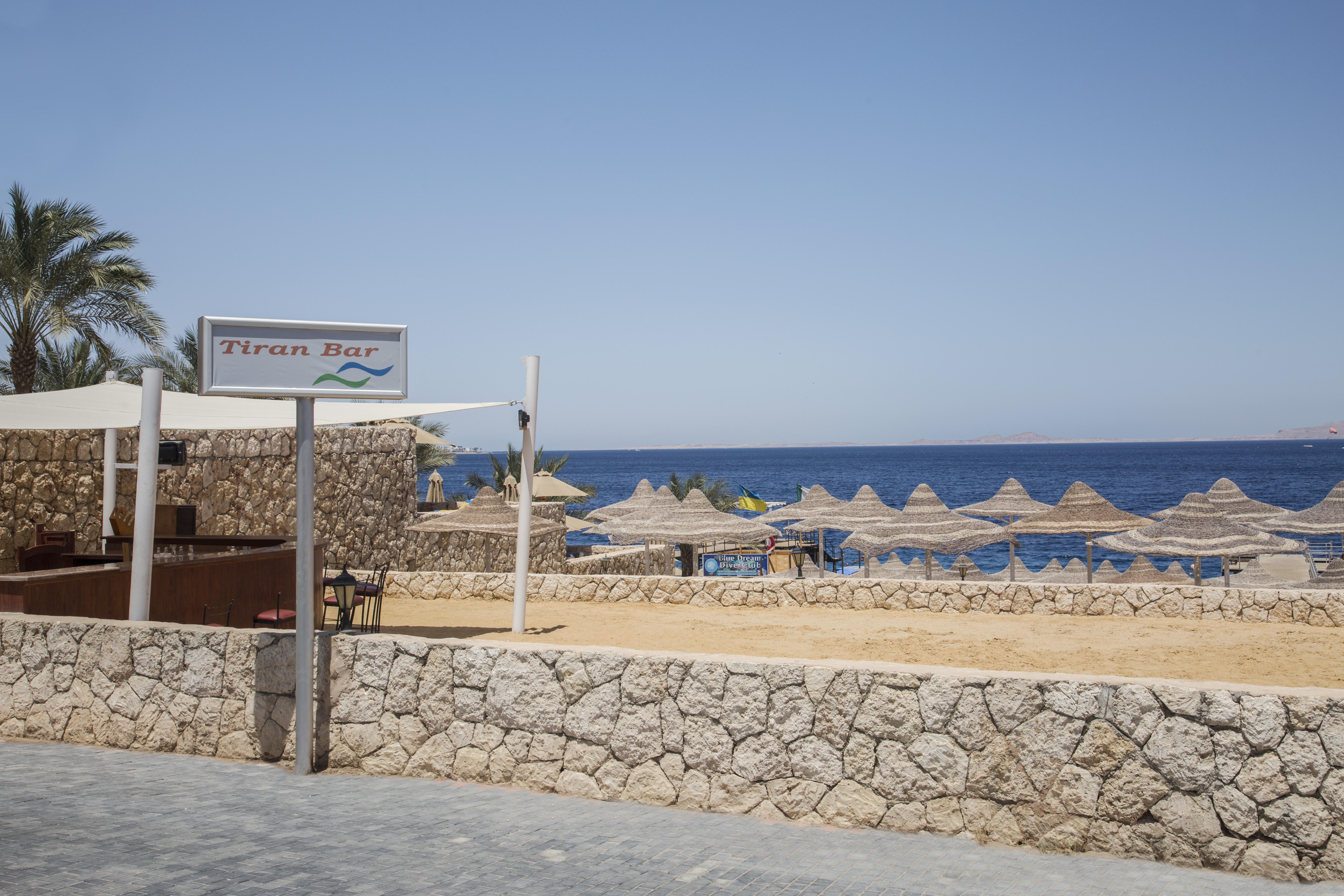 Sultan Gardens Resort Sharm El Sheikh Екстериор снимка The beach at the resort
