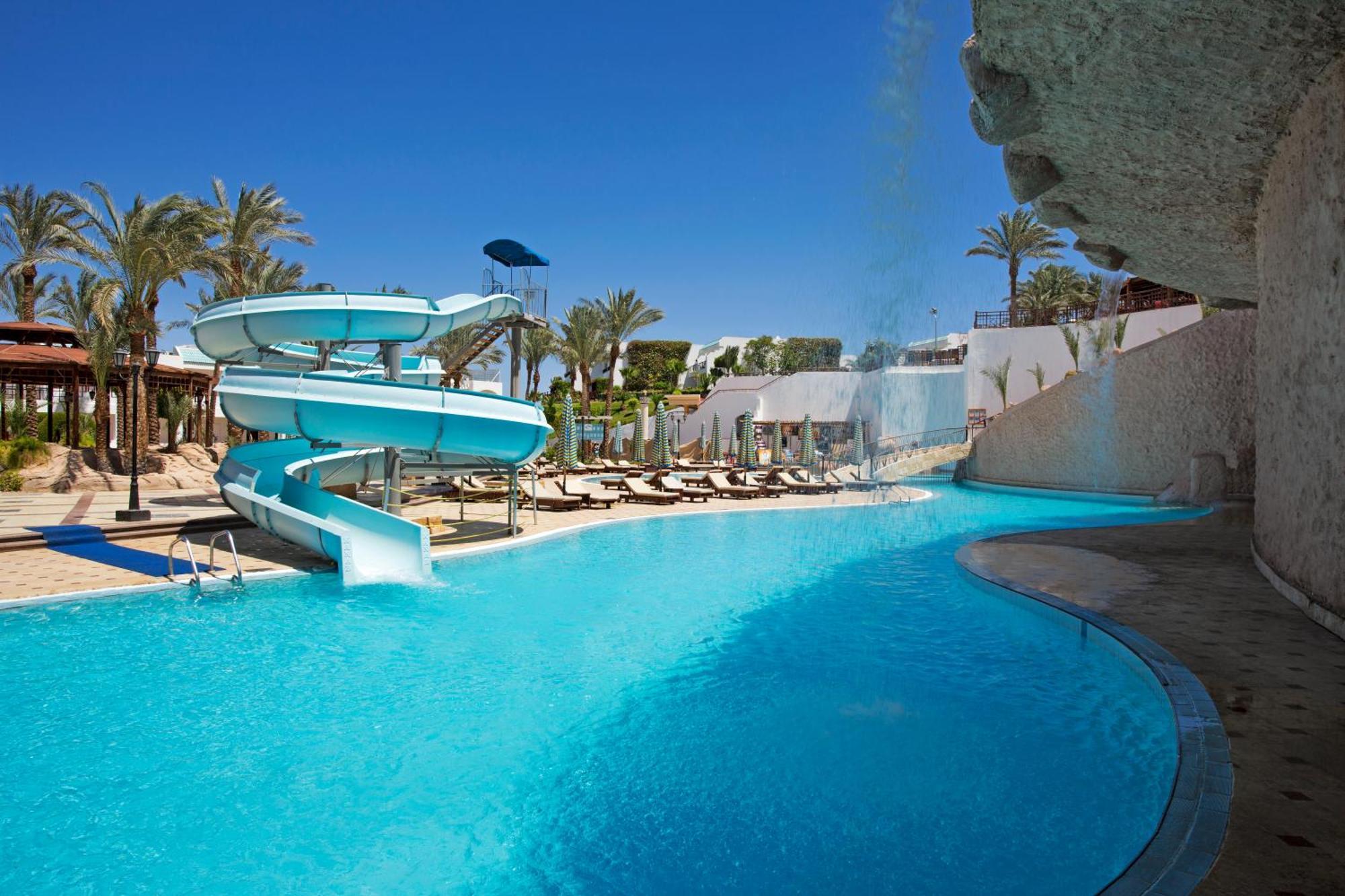 Sultan Gardens Resort Sharm El Sheikh Екстериор снимка The swimming pool at the Atlantis Paradise Island resort