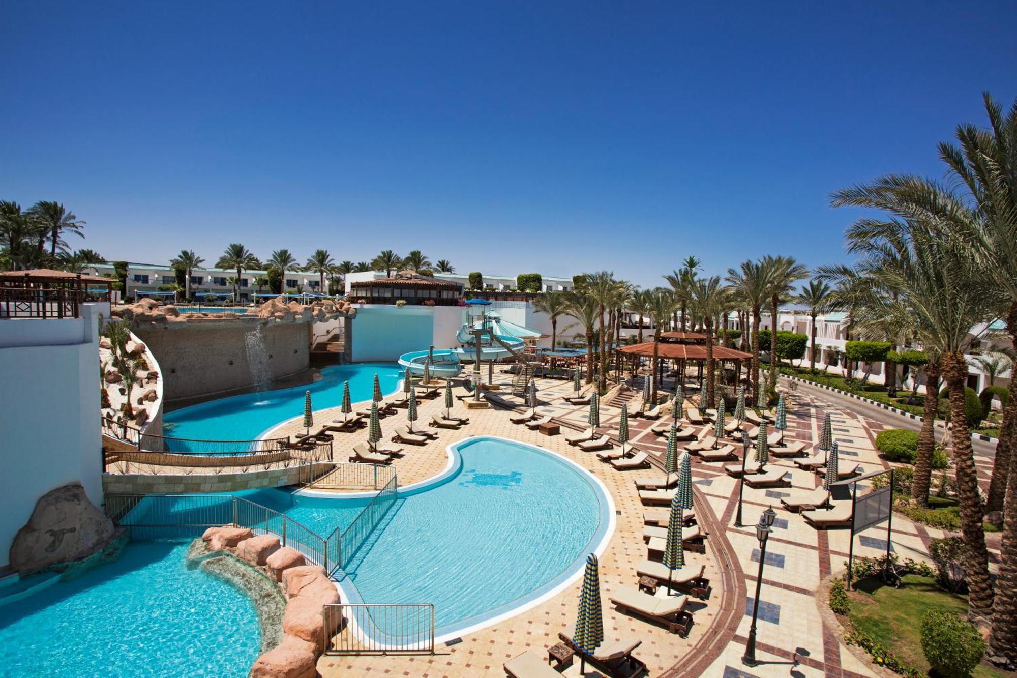 Sultan Gardens Resort Sharm El Sheikh Екстериор снимка The pool at the Hilton Sharm El Sheikh